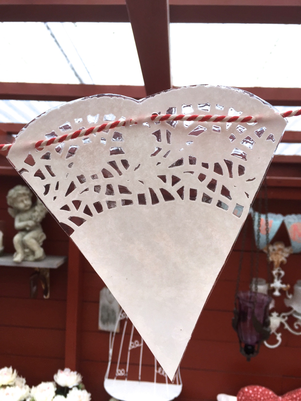 DIY Lace Heart Bunting #diy #doily #heart #lace